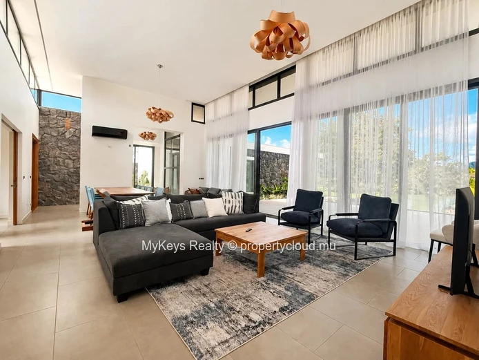 Exceptional 5-Bedroom Villa for Rent - Tamarin
