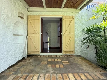 5 Bedroom Villa