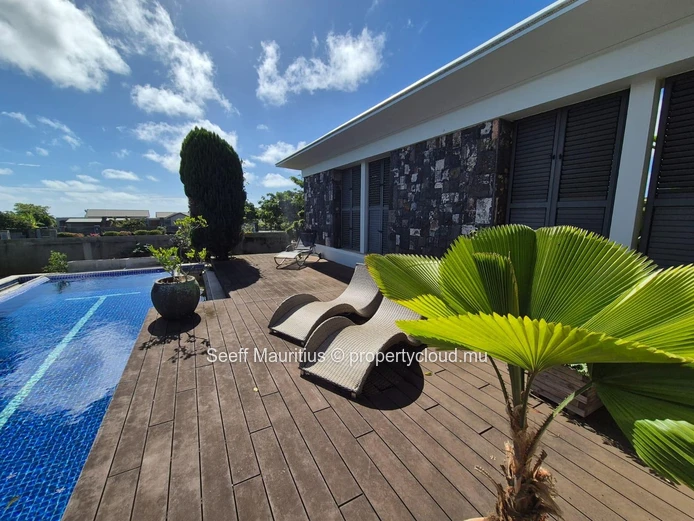 Élégante Demeure Familiale avec Piscine