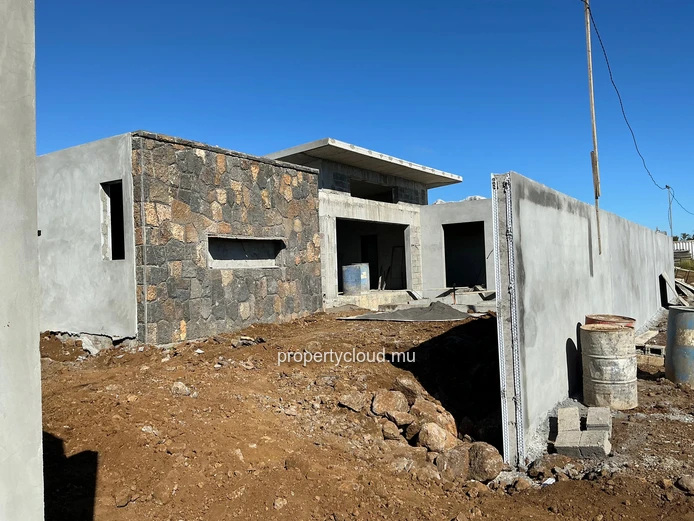 For sale a program of 16 new villas, exclusive sale to Mauritian citizens only, in a quiet and residential location i...