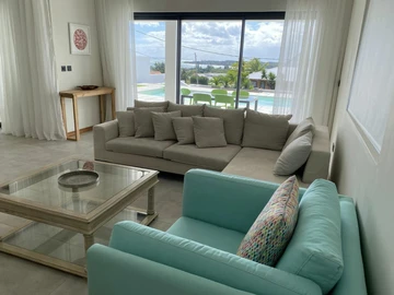 Available from mid-July – 3200 Euros/month