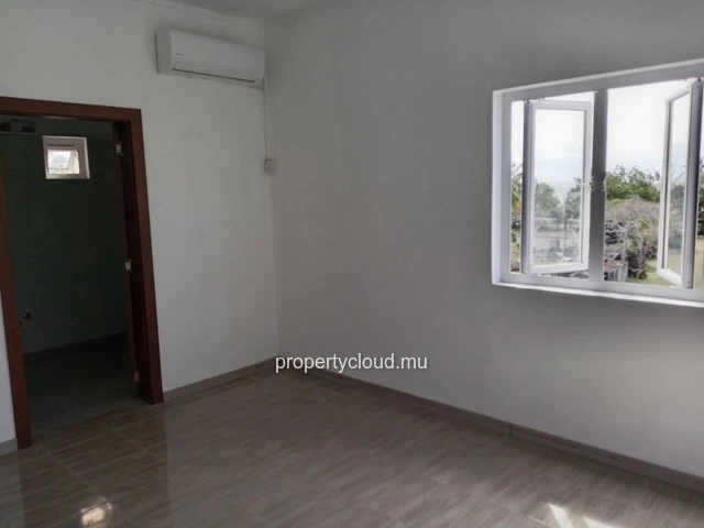 À Louer – Penthouse 3 Chambres En Suite – Pereybère