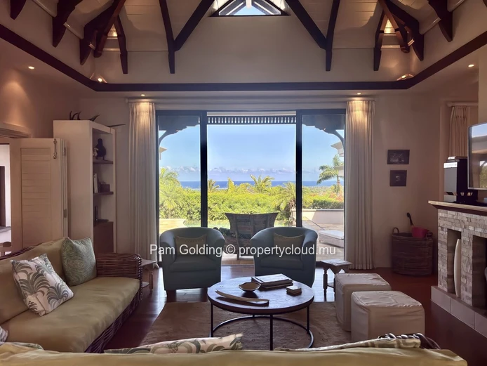 Élégante Villa de 4 Chambres avec Vue Spectaculaire sur l’Océan à Heritage Villas Valriche
