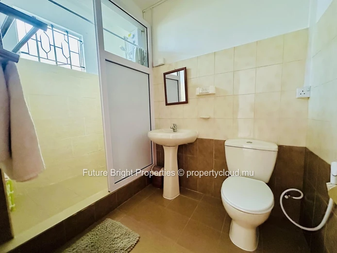 Inviting Ground Floor Apartment in Vacoas