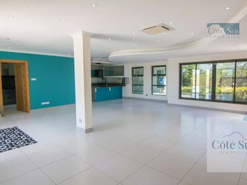 4 Bedroom Villa