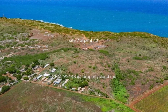  Residential Land for Sale – 100 Perche(s), Albion, West
