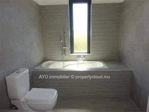 Offre Exceptionnelle - A louer Maison neuve et spacieuse avec piscine et jardin a Pereybere