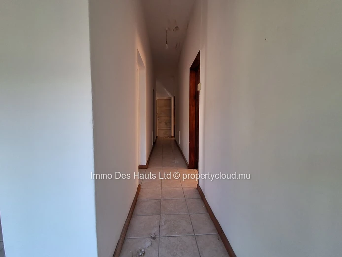 Maison de 3 chambres non meublé en vente la caverne Vacoas