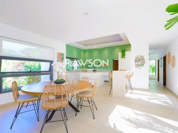 4 Bedroom Villa