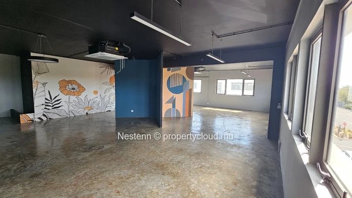Prime office space with unmatched visibility – Ideal for your business growth!