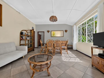 5 Bedroom Villa
