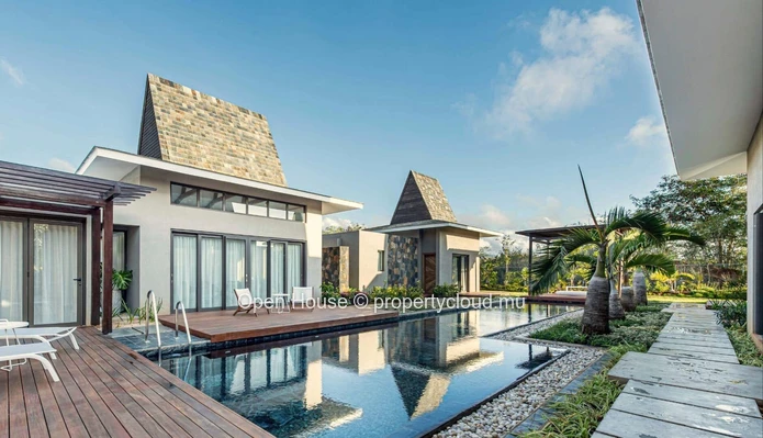 VILLA PDS à vendre à Balaclava, 473m² sur 1671m² terrain, piscine, accessibles aux étrangers.