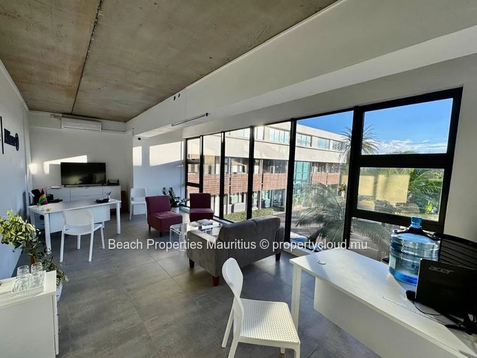 Modern Office Space for Rent – Black River / Tamarin