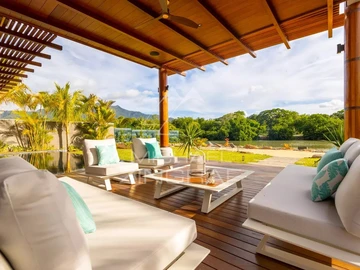 6 Bedroom Villa