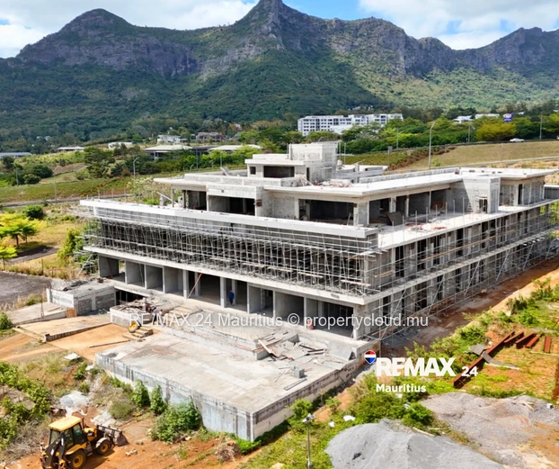 Brand new Showrooms and Office with amenities in Moka Smart City - Green Business Hub
