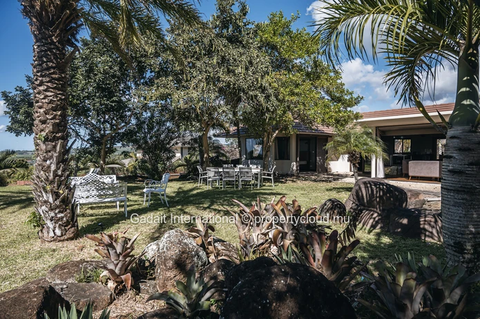 Villa de Plain-Pied à Vendre à Belle Vue Harel, Île Maurice | Piscine Privée & Grand Jardin de 1 800 m² (duplicate)