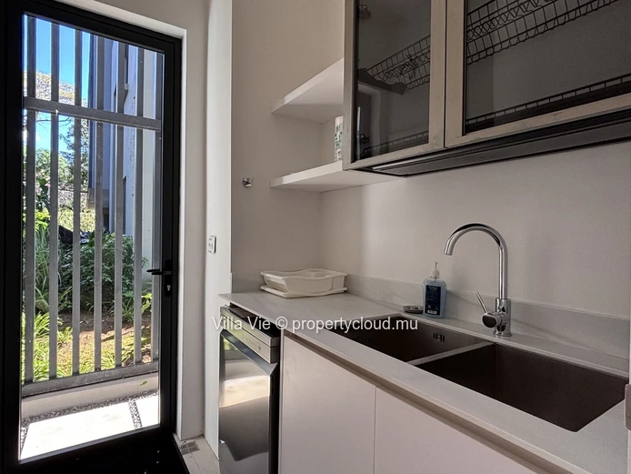 Belle Vue - A lovely 4-bedroom ground-floor apartment (Sole Mandate)