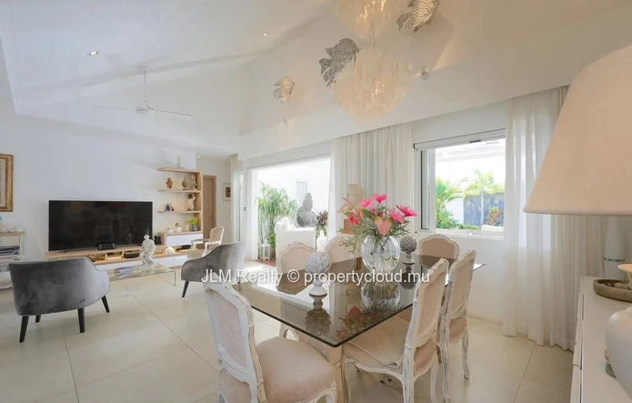 Élégante villa avec Piscine Privée à Vendre à Grand Baie, Île Maurice