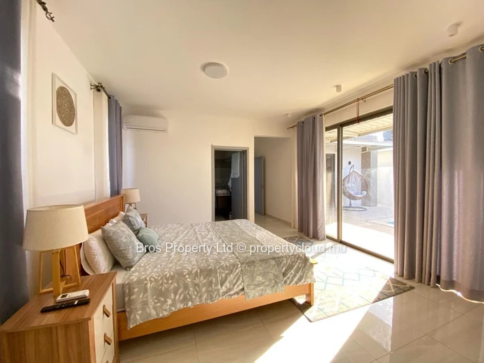Rs 100,000/month | Modern Fully Furnished 3-Bedroom Villa for Rent in Vingt Pied, Grand Baie