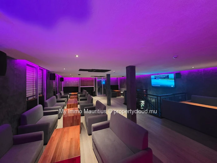Restaurant & Pub + 5 Studios – Grand Baie Center