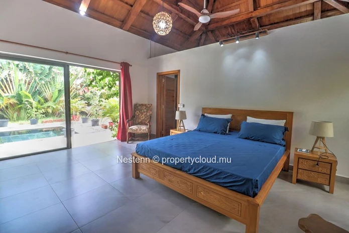 Elegant balinese-style villa on 675m² land