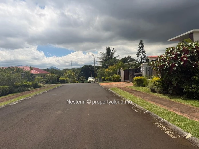 Parcel of land in a high-end, secure estate where lifestyle, comfort, and long-term value meet.