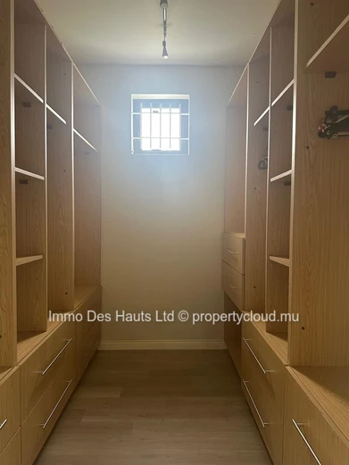 For Rent | Spacious Two-Level House In Vacoas-Phoenix