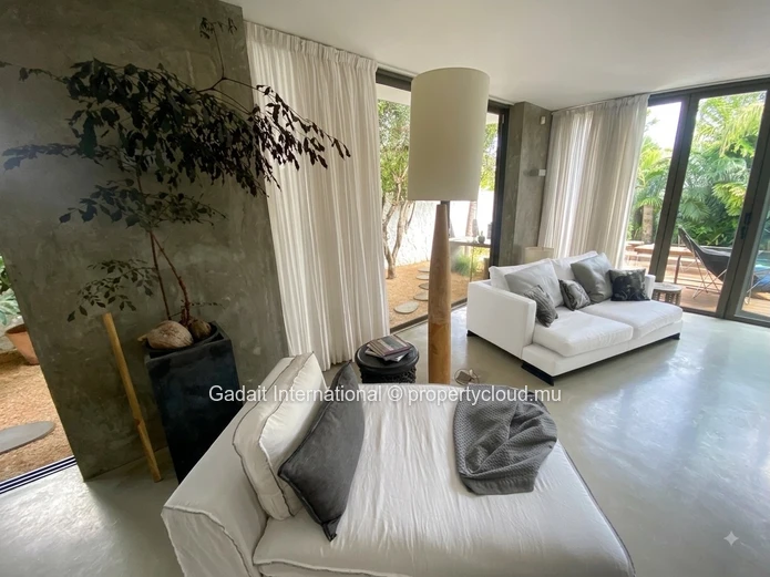 Long-Term Rental in Cap Malheureux – 4-Bedroom Villa with Pool Just Steps from the Sea