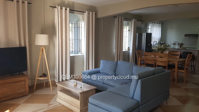  Appartement meublé au rez-de-chaussée à louer – Trou aux Biches
