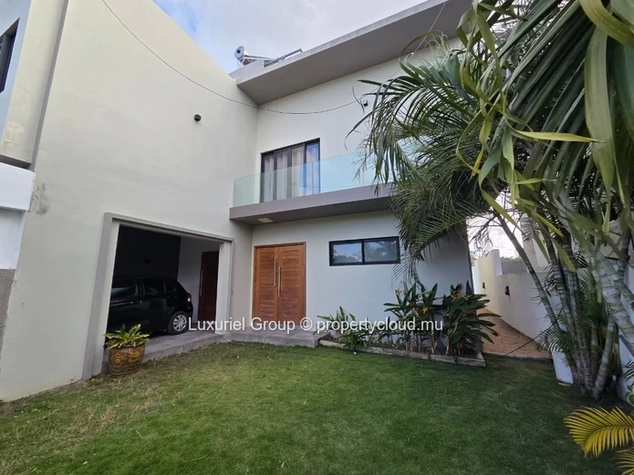 Villa for Rent in Grand Gaube – Peaceful Residential Setting