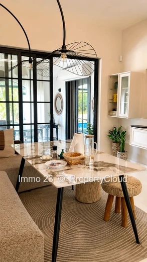 Houses / Villas - 6 bedrooms - Moka