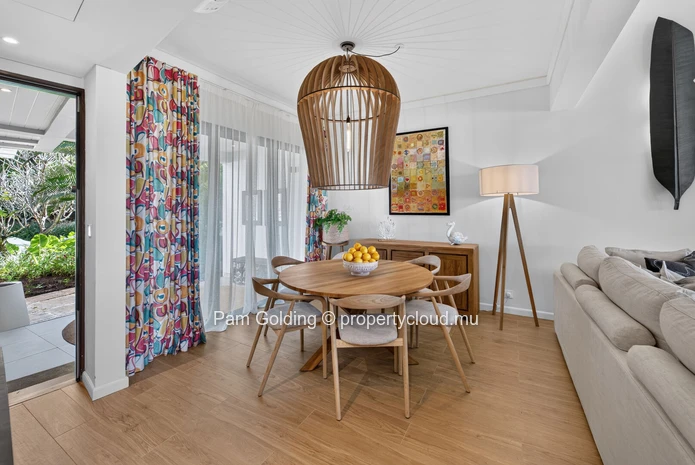Maison de ville de 4 chambres avec piscine privée à vendre à Azuri Ocean & Golf Village, Île Maurice (Mandat exclusif)