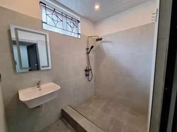 Immobilier Commerciaux de 4 Chambres
