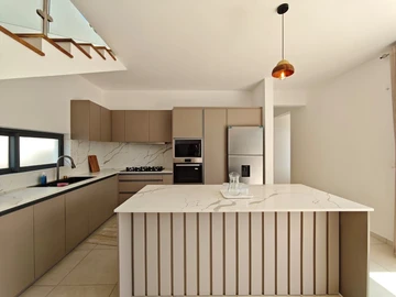 5 Bedroom Villa