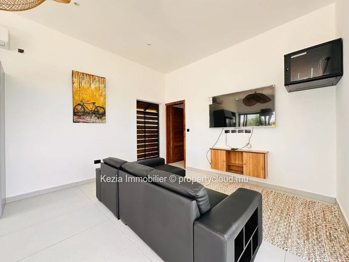Contemporary Villa With Balinese Charm