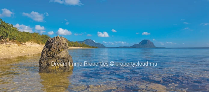 Prestigieux Appartements Pieds Dans L’Eau A Riviere Noire - Ile Maurice