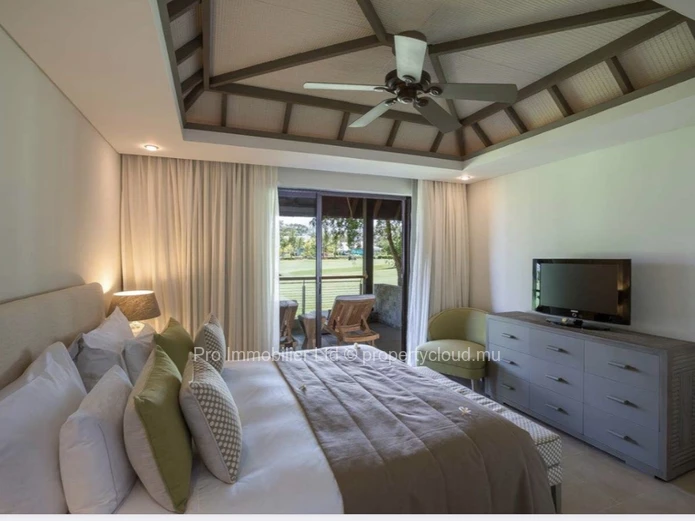 Exquisite furnished first-floor apartment, just renovated with taste and now available for sale at the esteemed Anahi...