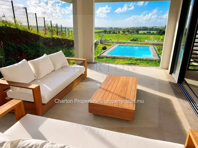 Villa contemporaine neuve avec piscine et vue panoramique exceptionnelle à Belle Vue Harel