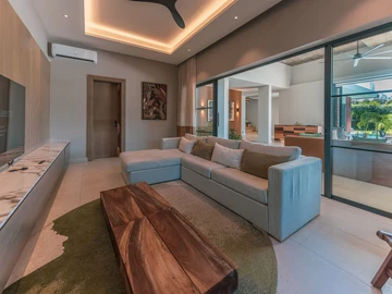 5 Bedroom Villa