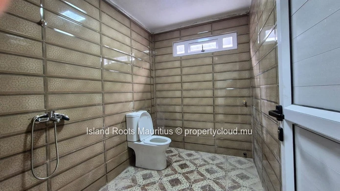 Building of 6 apartments for sale in Triolet