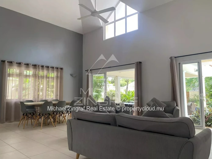 Elegant 4-Bedroom Villa with Pool in Black River