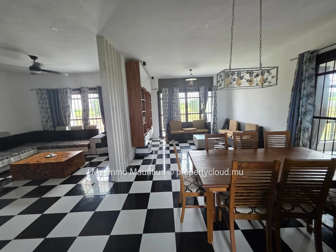 Recent 6-Bedroom Villa with Swimming Pool – Pointe aux Lascars