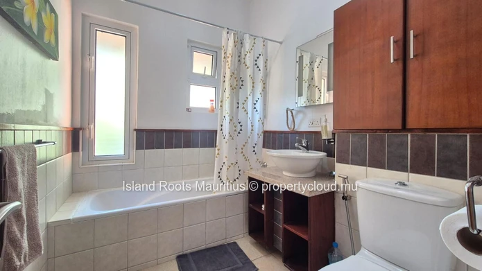 Beautiful 2 bedroom apartment located in Bain Boeuf