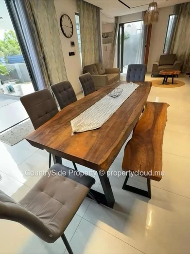 Villa moderne entièrement meublée à vendre à Grand Baie 
