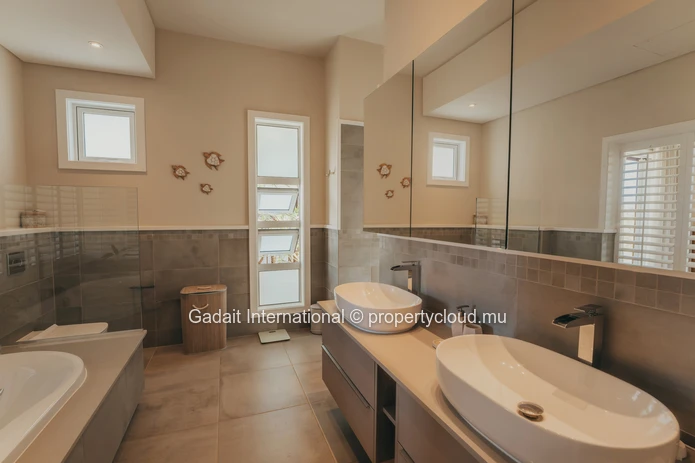 Villa de Luxe à Vendre à Bel Ombre | Heritage Villas Valriche | Vue Mer, Golf & Résidence Maurice