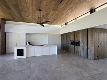 4 Bedroom Villa