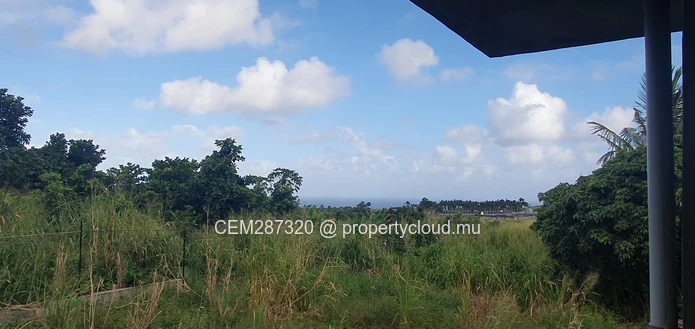 Ferme Avicole Entièrement Équipée à Vendre – La Martinière, Chamouny