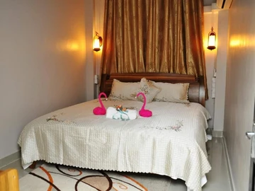 16 Bedroom Hotel