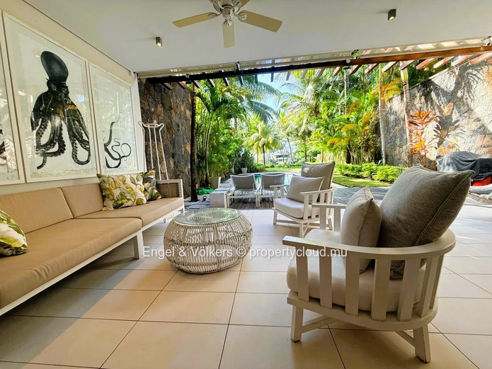 Luxury Townhouse with Private Pool & Golf Views in Anahita