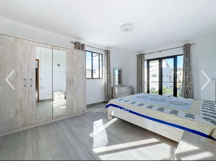 Villa contemporaine construite en 2023 à Grand Baie . Idéale pour une vie de famille ou un investissement locatif